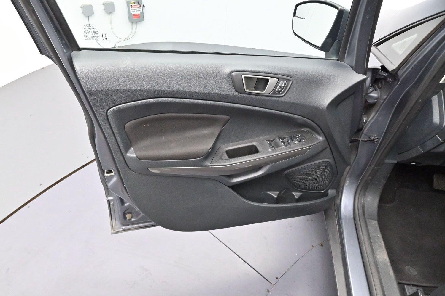Used 2021 Smoke Ford SE image 9