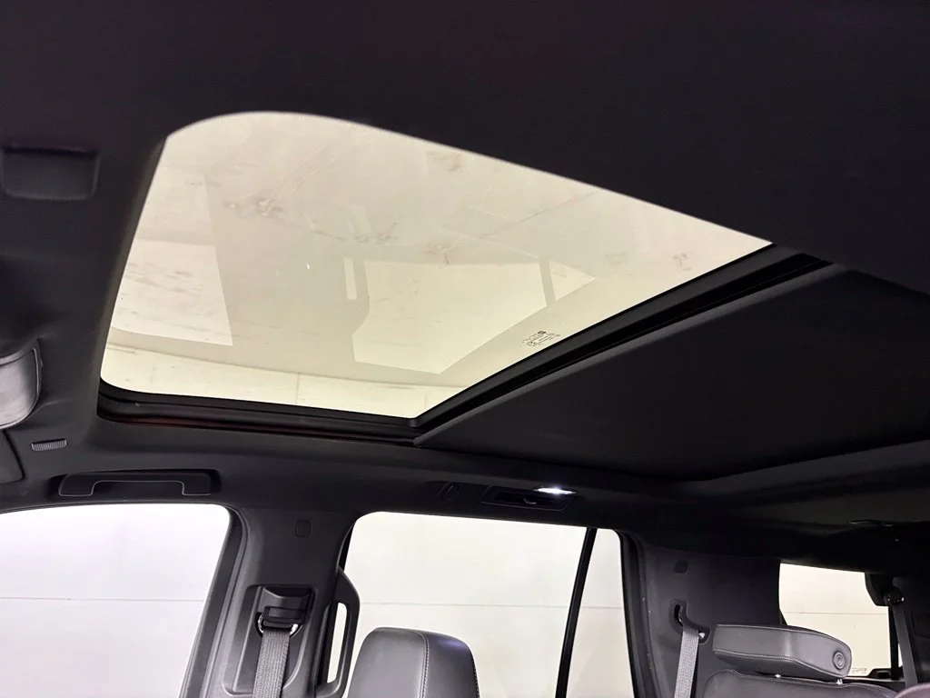 Used 2021 Gray Chevrolet Z71 image 19