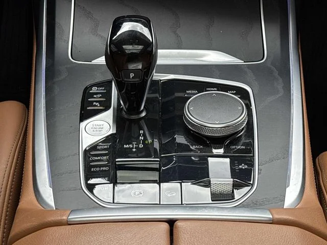 Used 2022 Black BMW xDrive40i image 21