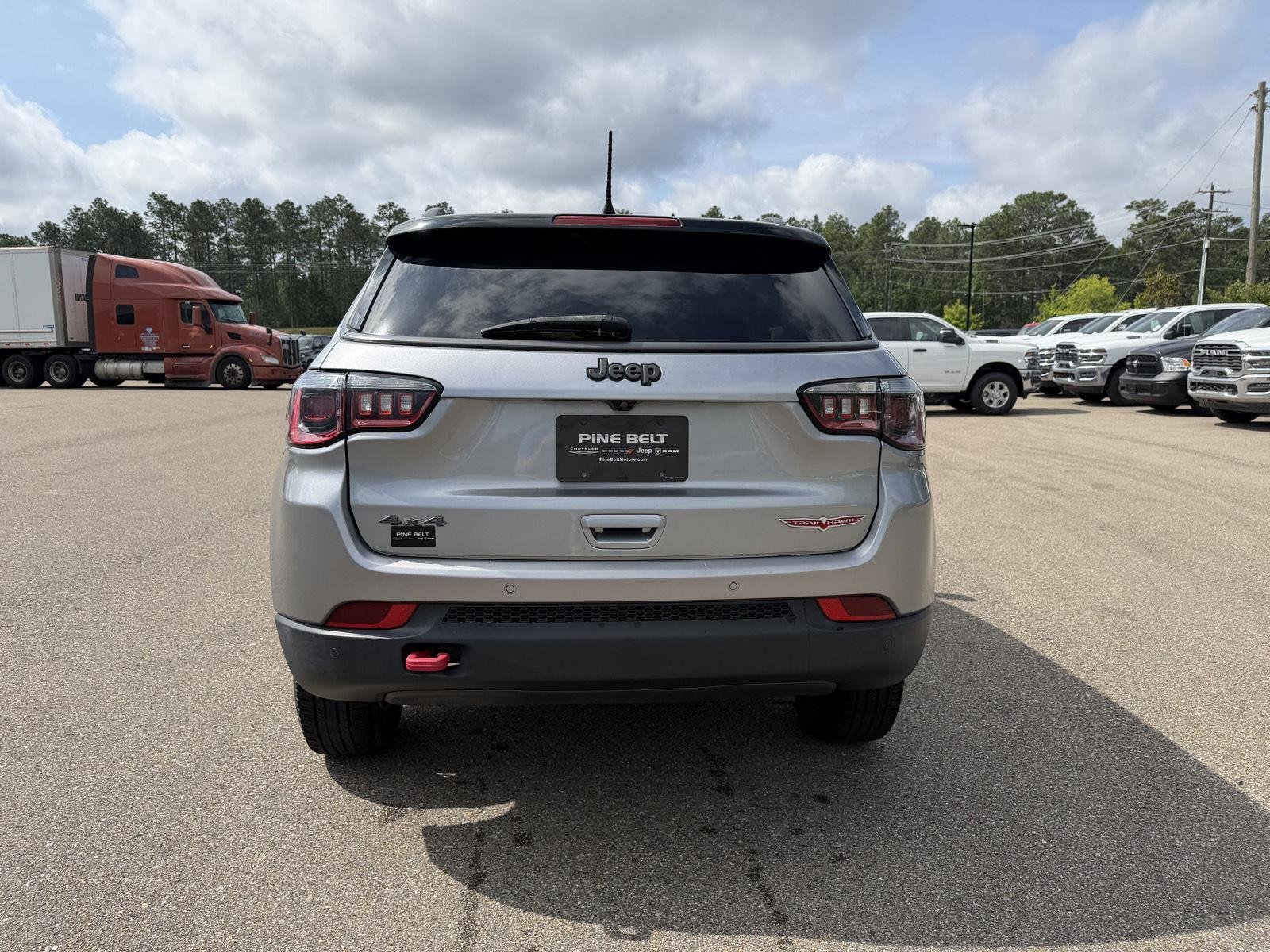 Used 2021 Billet Silver Metallic Clearcoat Jeep Trailhawk image 5
