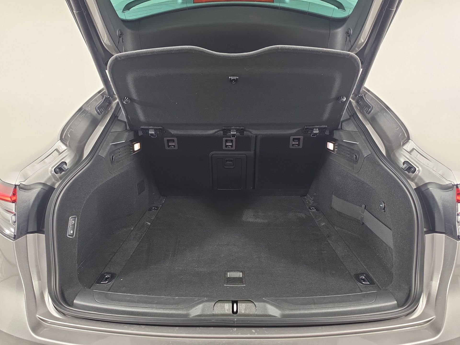 Used 2022 Gray Maserati Modena image 12