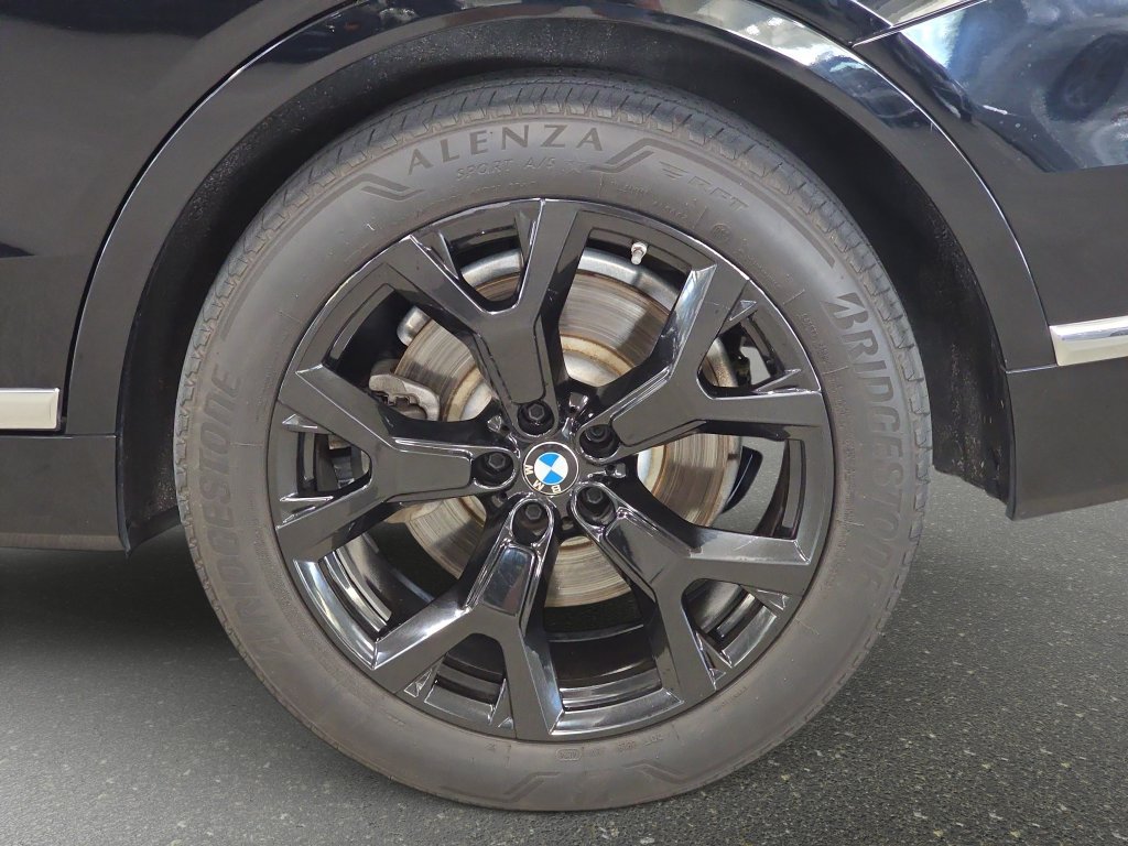 Certified Used 2020 Jet Black BMW xDrive40i image 29