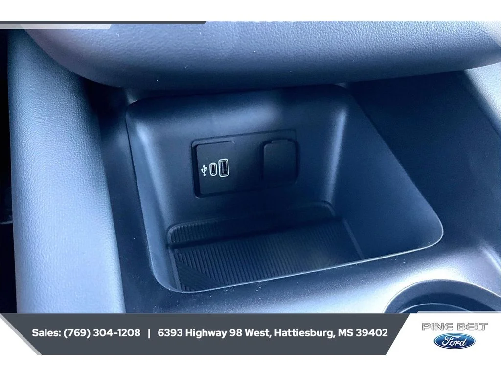 New 2026 Space White Metallic Ford ST-Line image 24