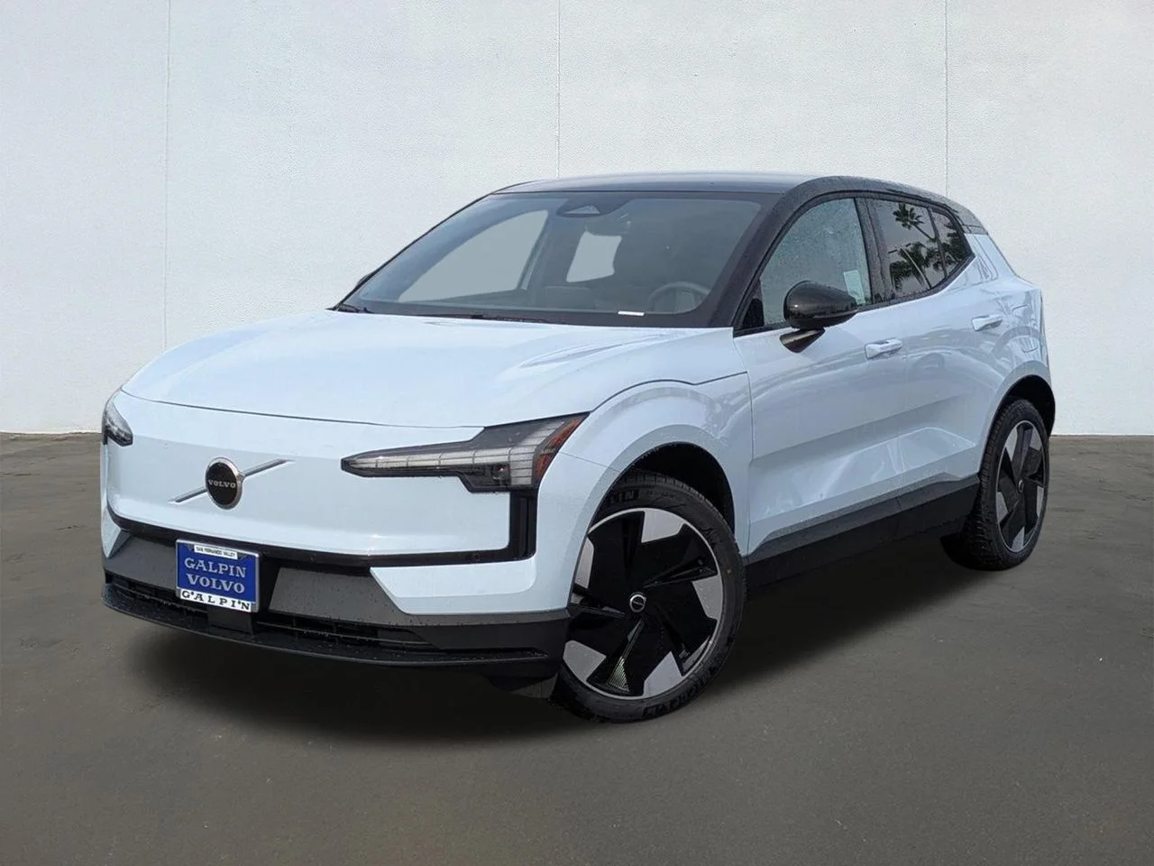2026 Volvo EX30 Twin Motor Performance Plus's photo