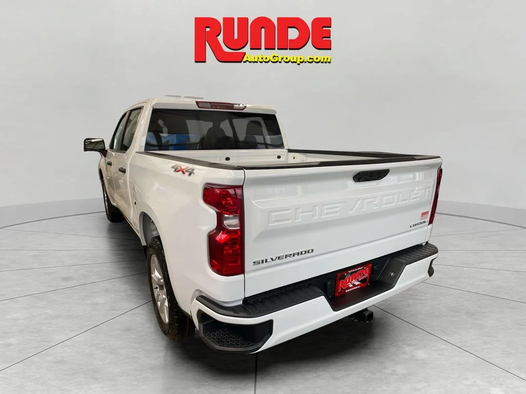 Used 2025 Summit White Chevrolet Custom image 2