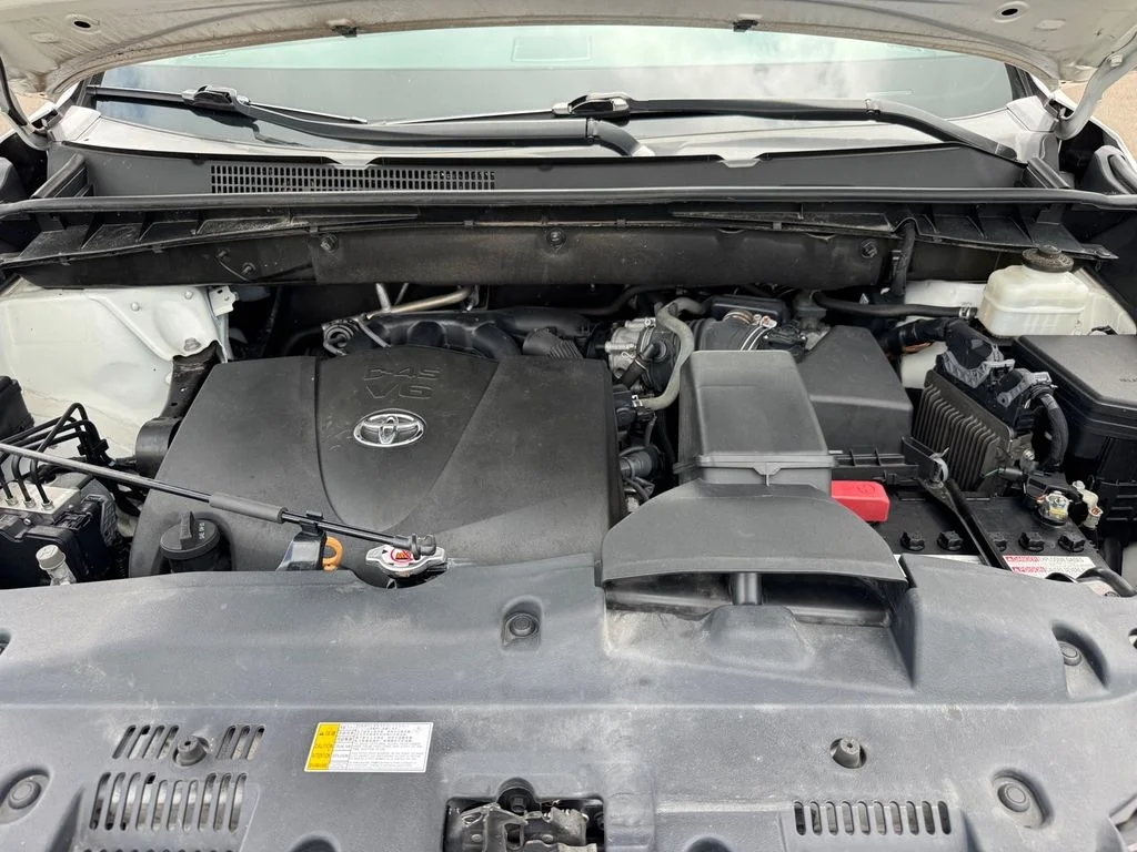 Used 2019 White Toyota Limited Platinum image 15