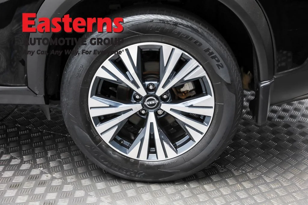 Used 2022 Black Nissan SV image 8