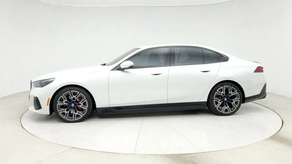 Used 2025 Mineral White Metallic BMW xDrive40 w/ M Sport, Premium & Driving Assistance Pro. Packages image 8