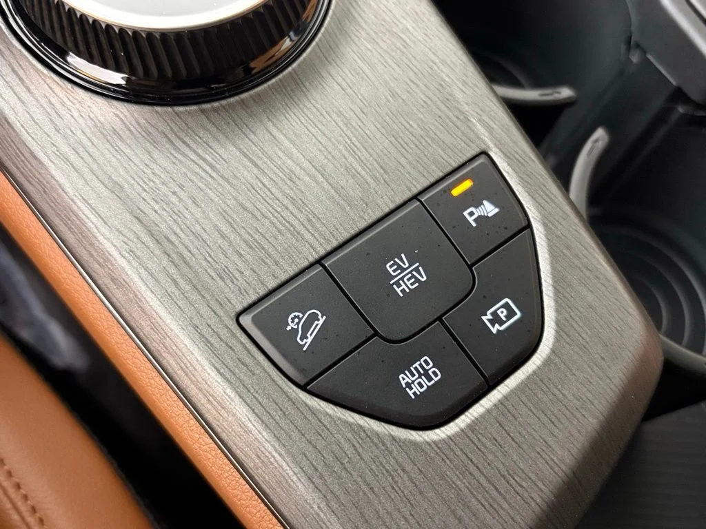 New 2026 Wolf Gray Kia X-Line image 32