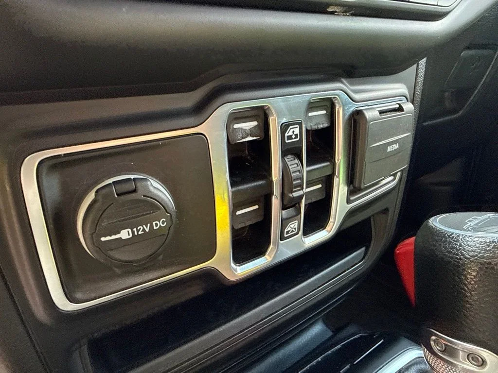 Used 2021 Gray Jeep  image 20