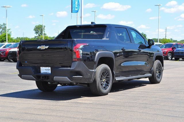 New 2025 Black Chevrolet LT - Extended Range image 3