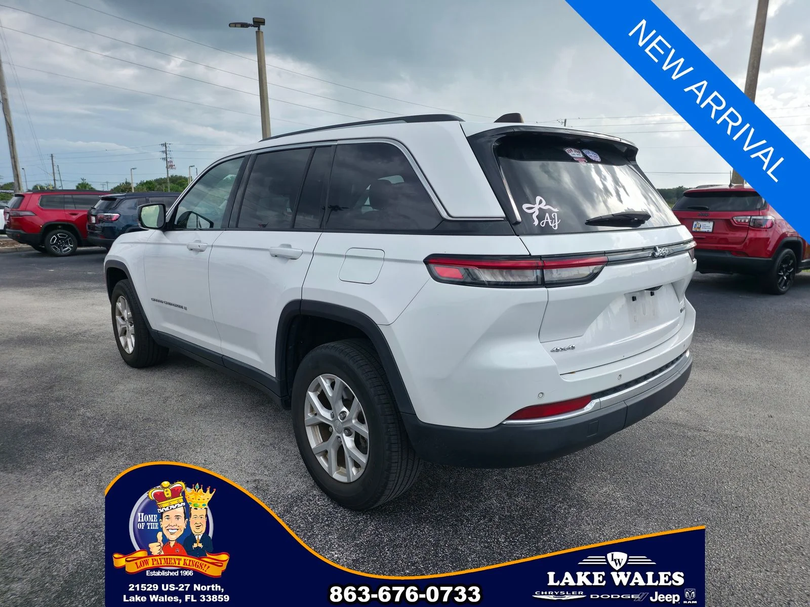 Used 2023 White Jeep Limited image 3