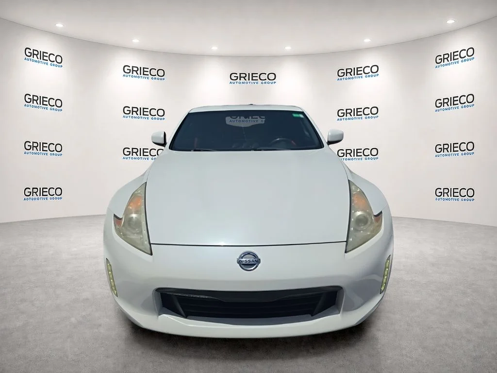 Used 2017 White Nissan Sport image 2