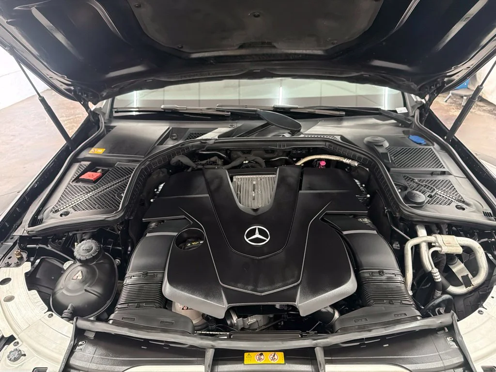 Used 2015 Black Mercedes-Benz C 400 image 32