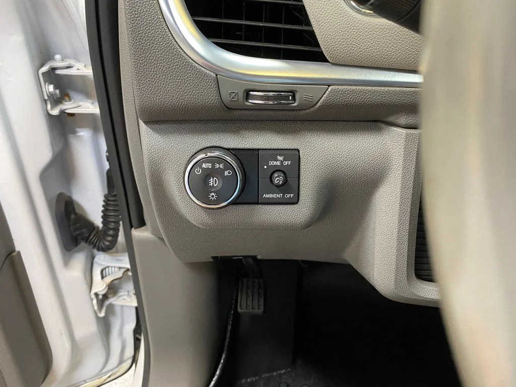 Used 2017 White Chevrolet LT image 33