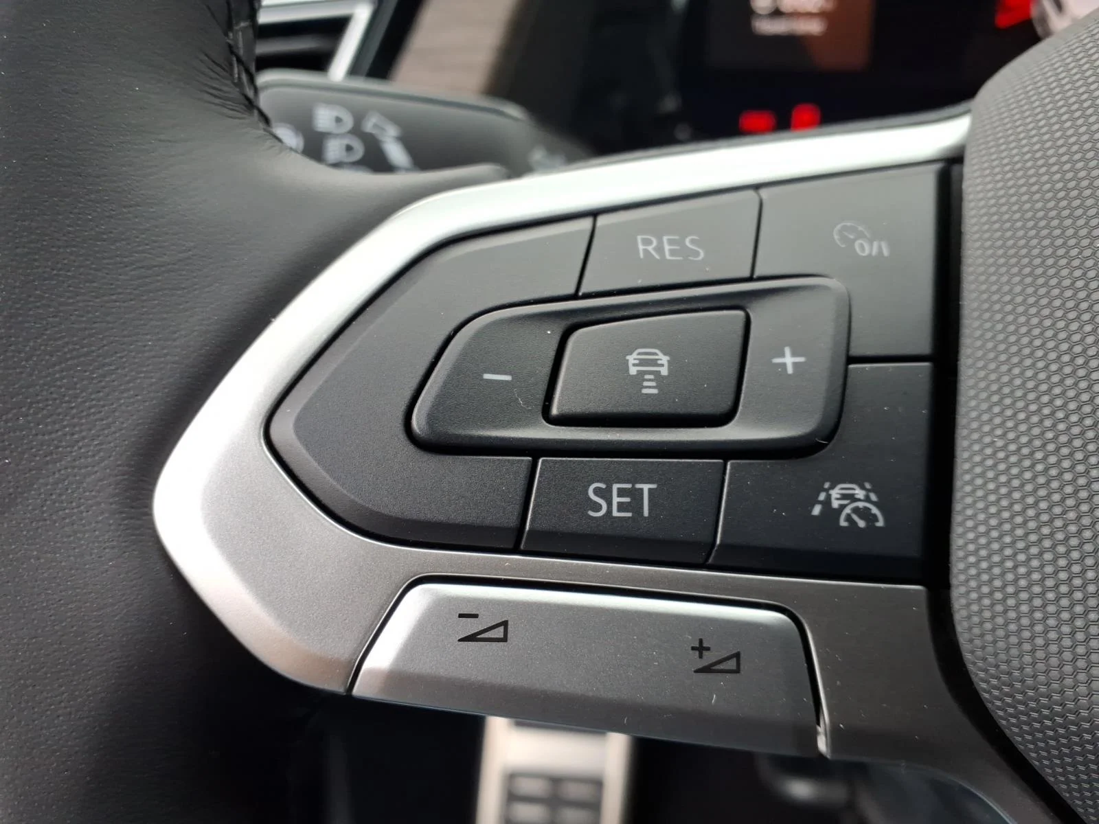 2026 Volkswagen Atlas SEL Premium R-Line - Photo 13