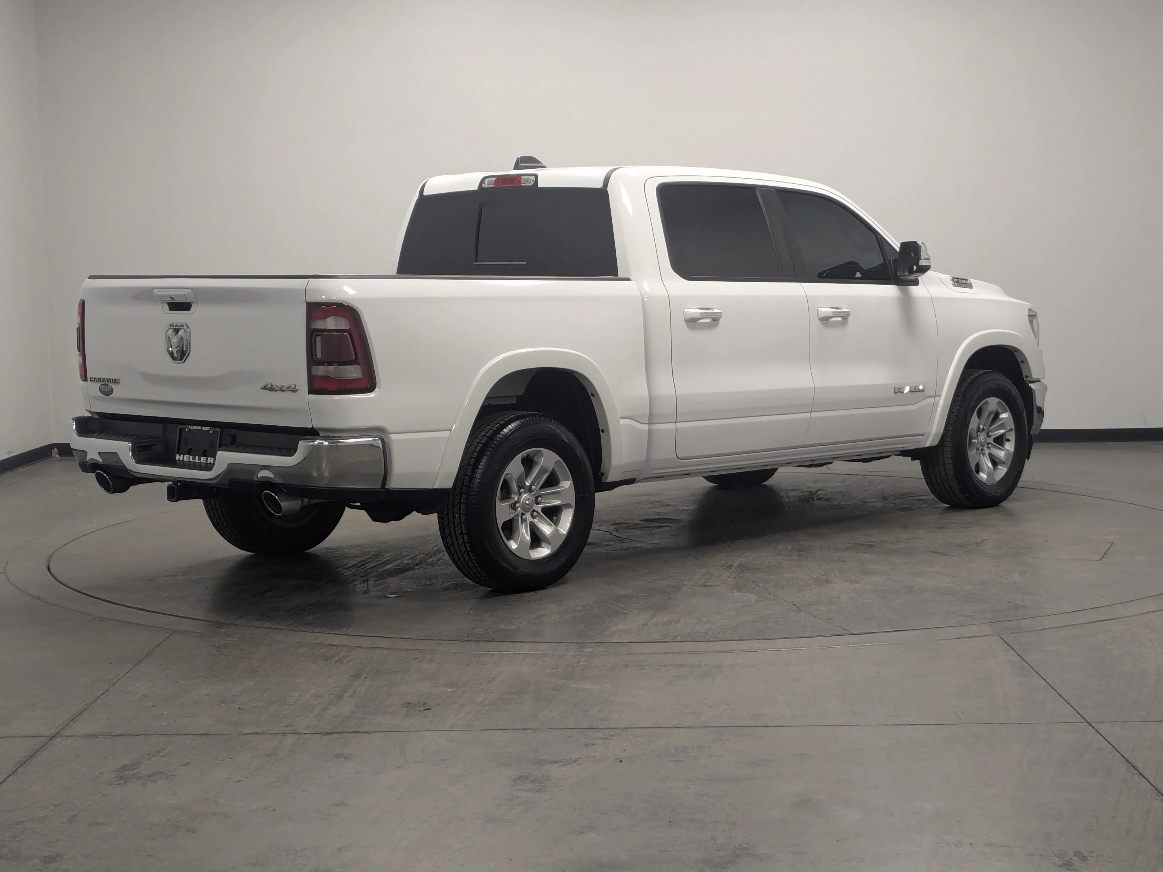 Used 2021 Bright White Clearcoat Ram Laramie image 8