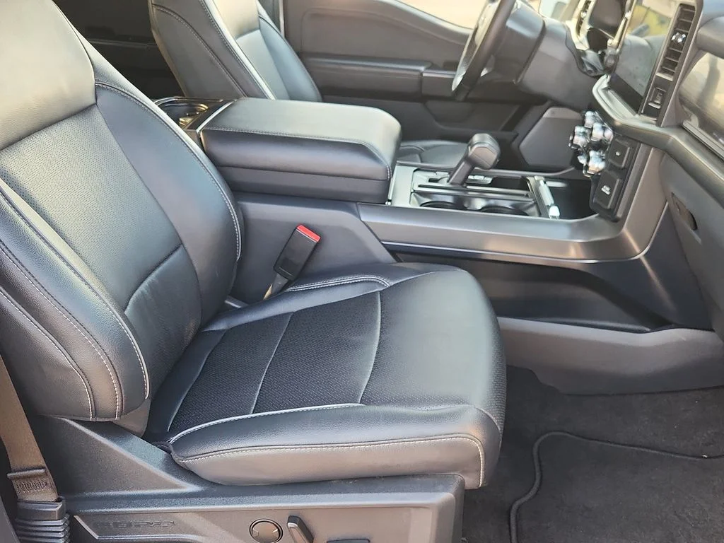Used 2025 White Ford Lariat image 16