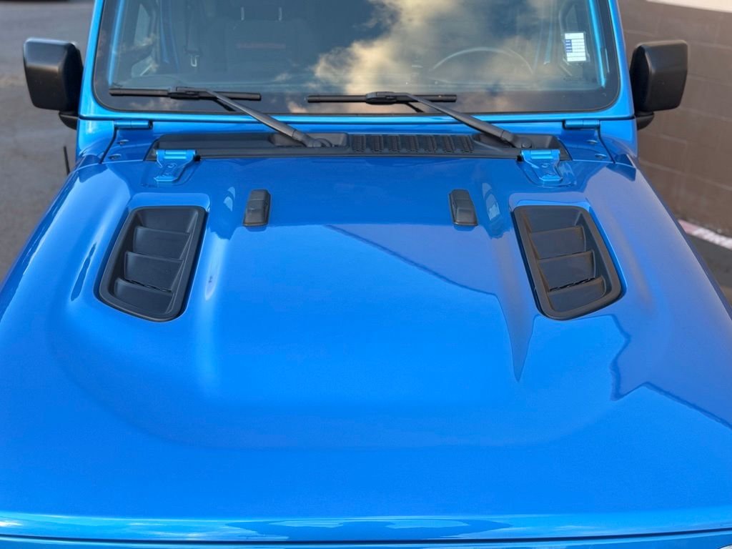 Used 2022 Hydro Blue Pearlcoat Jeep Rubicon image 12