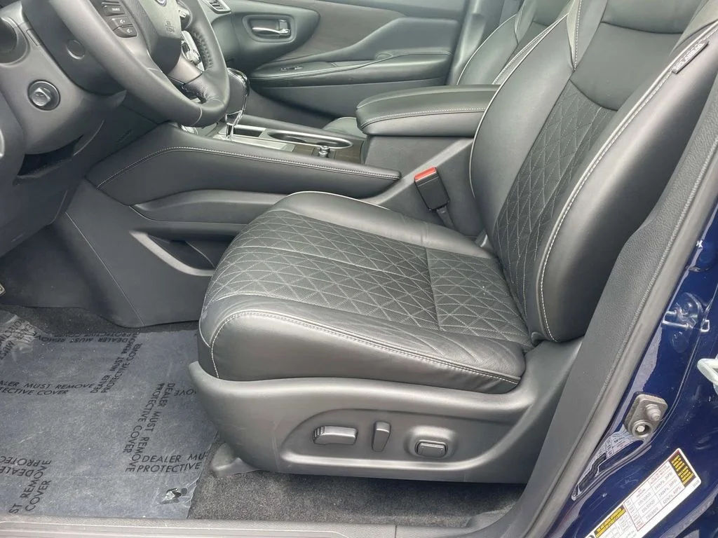 Used 2019 Blue Nissan Platinum image 14