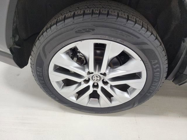 2024 Toyota RAV4 XLE Premium - Photo 38