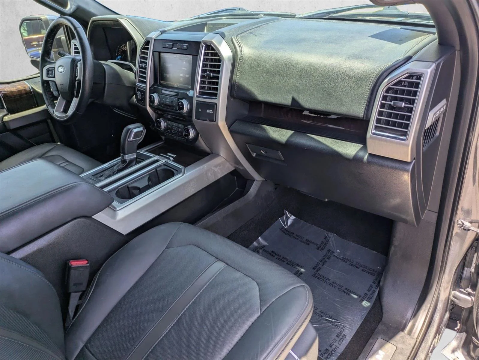 Used 2015 Magnetic Metallic Ford Platinum image 24