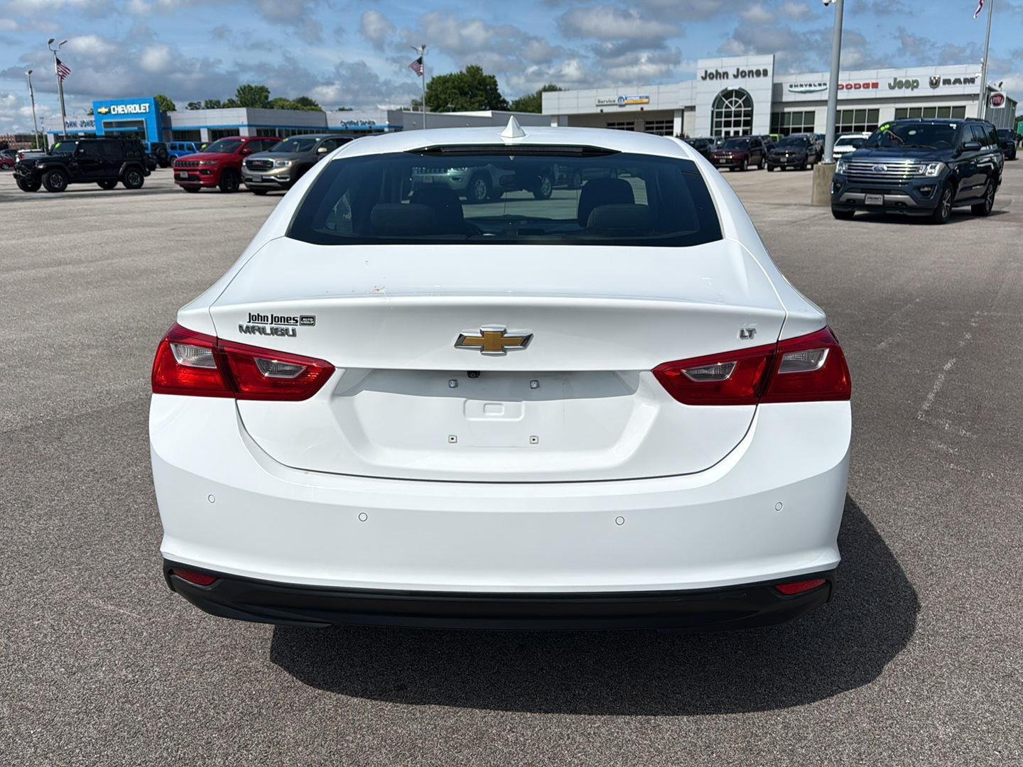 Used 2024 Summit White Chevrolet LT image 14