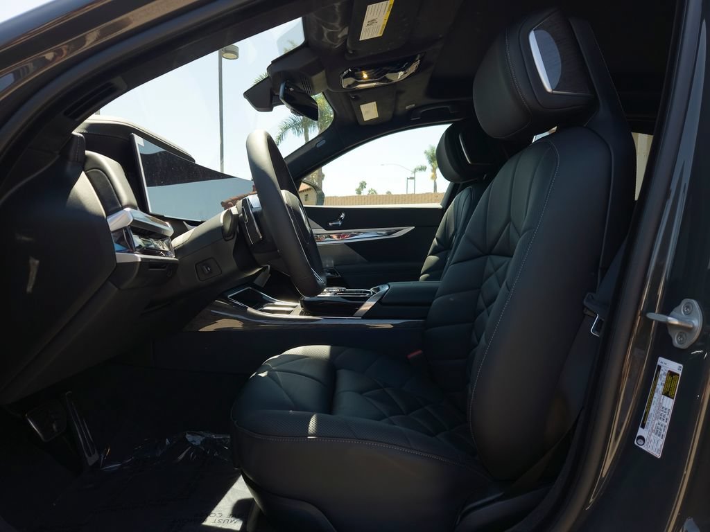 New 2026 Dravit Grey Metallic BMW 740i image 7