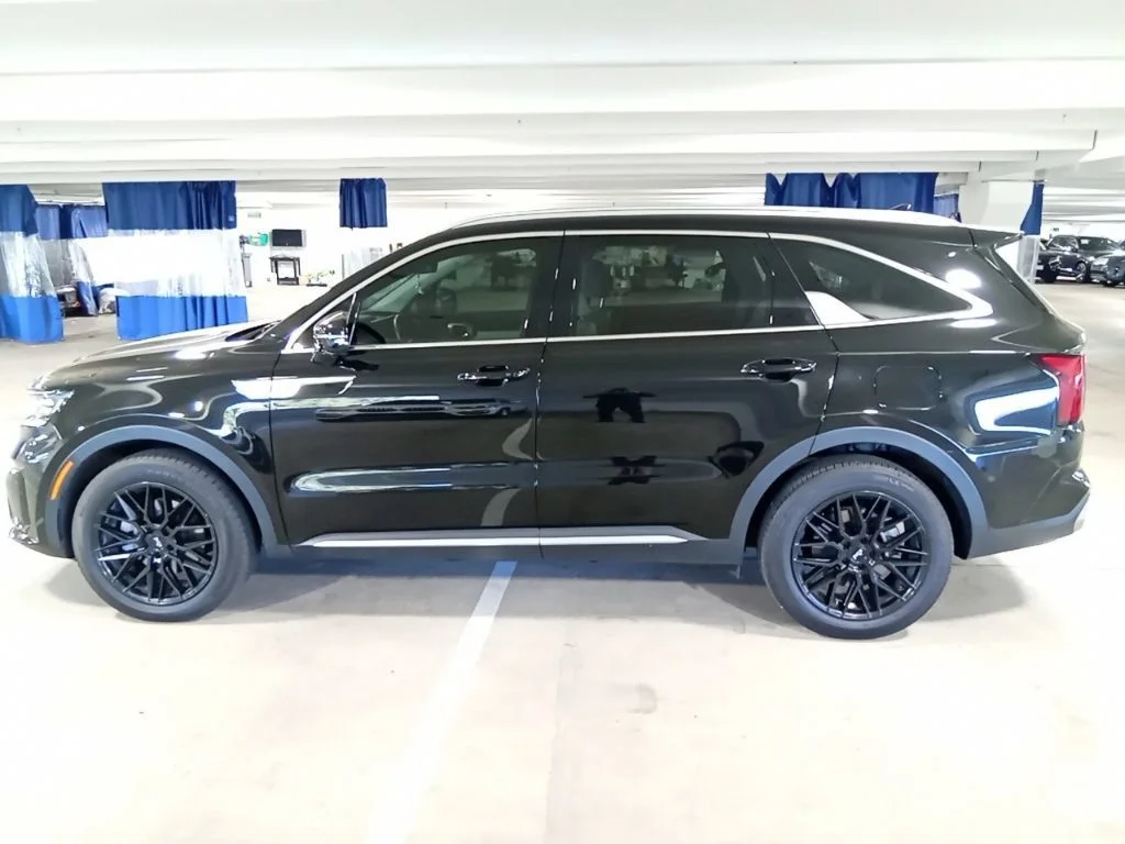 Used 2023 Aurora Black Kia SX Prestige image 8