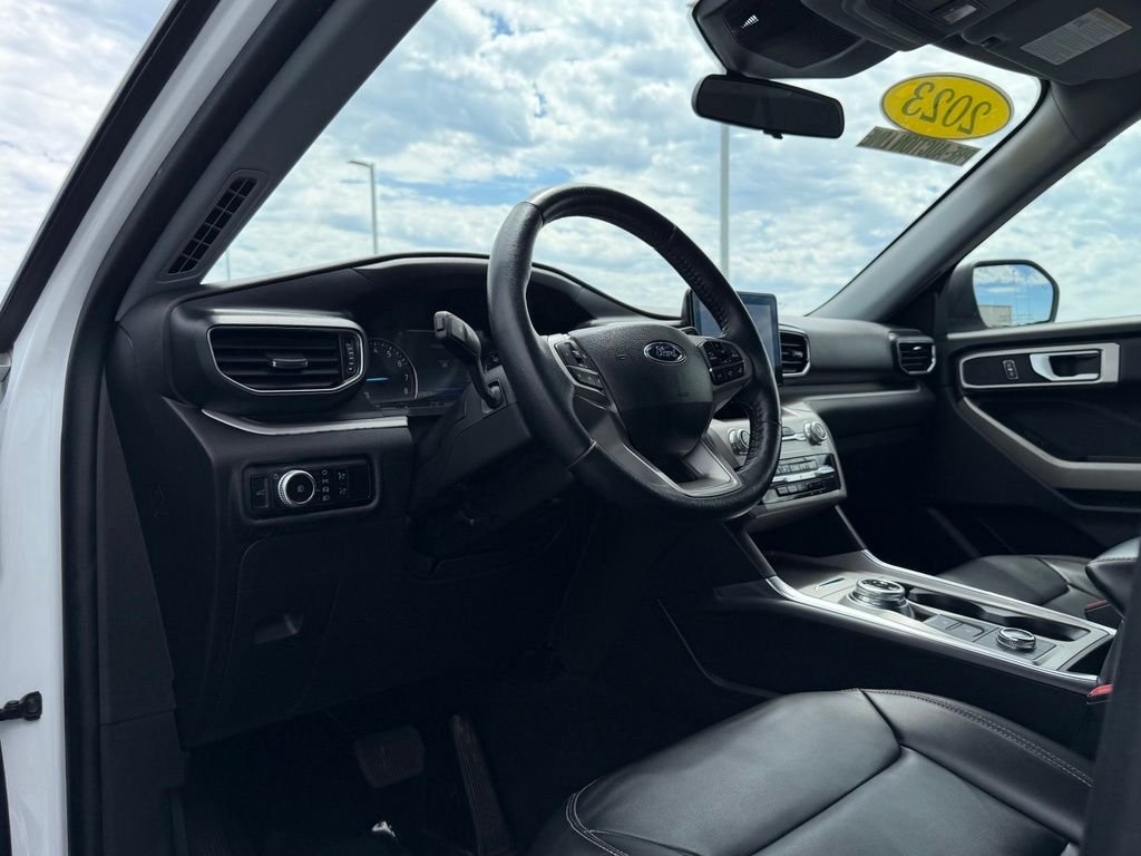 Used 2023 White Ford XLT image 11