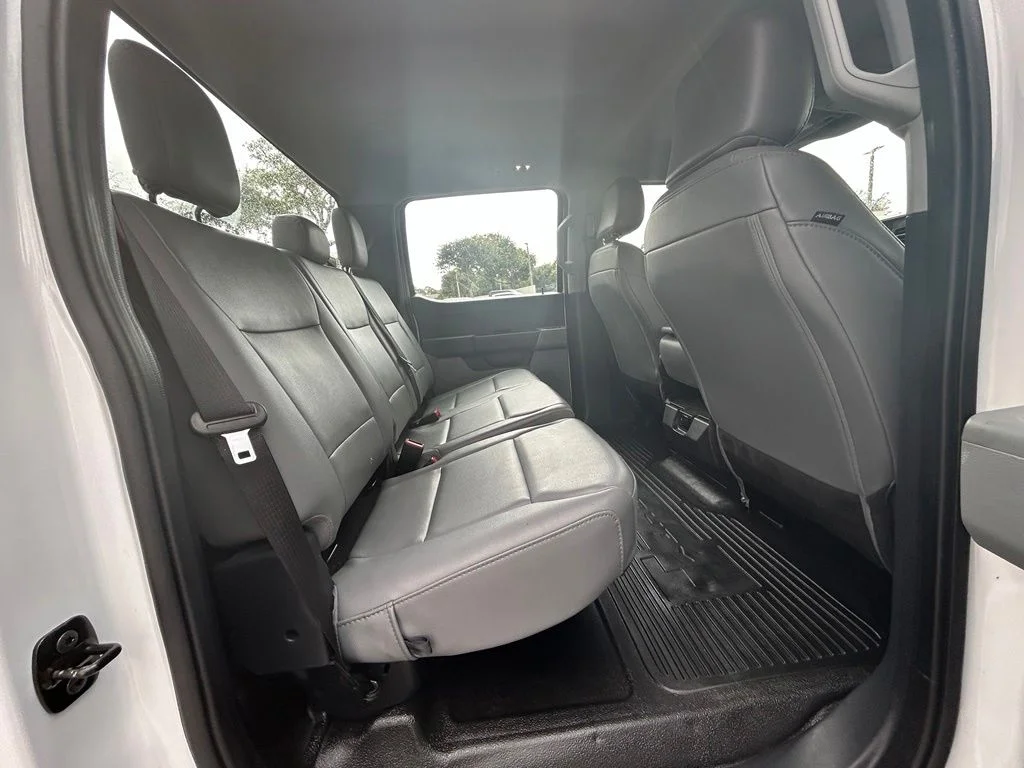 Used 2025 Oxford White Ford XL image 31