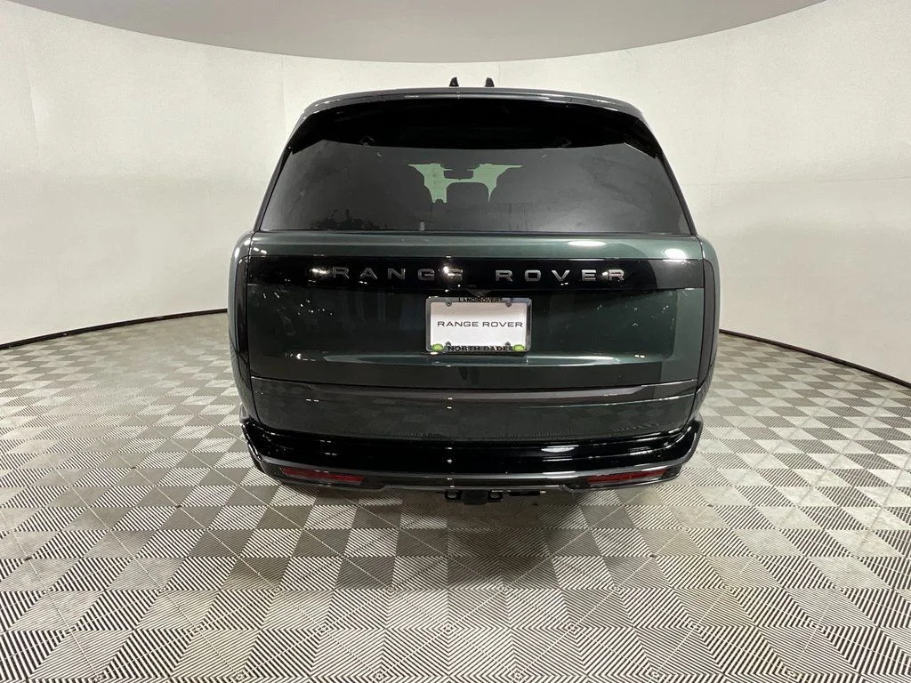 New 2026 Belgravia Green Land Rover Autobiography image 7