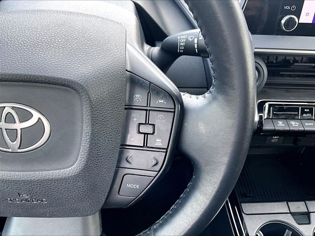 Used 2023  Toyota LE image 24