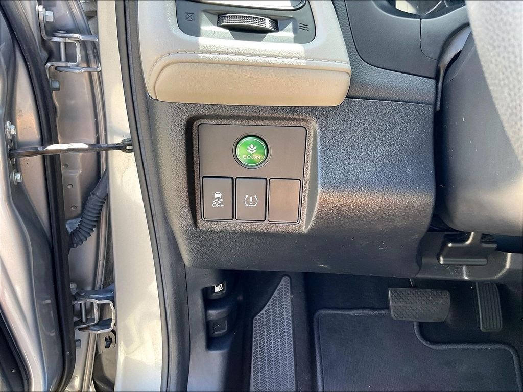 Used 2019 Silver Honda LX image 26