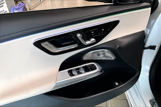 New 2026 MANUFAKTUR Moonlight White Metallic Mercedes-Benz E 450 image 38