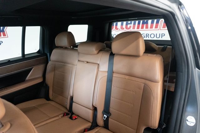 2025 Hyundai Santa Fe Limited - Photo 6