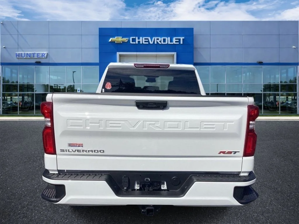 New 2026 Summit White Chevrolet RST image 3