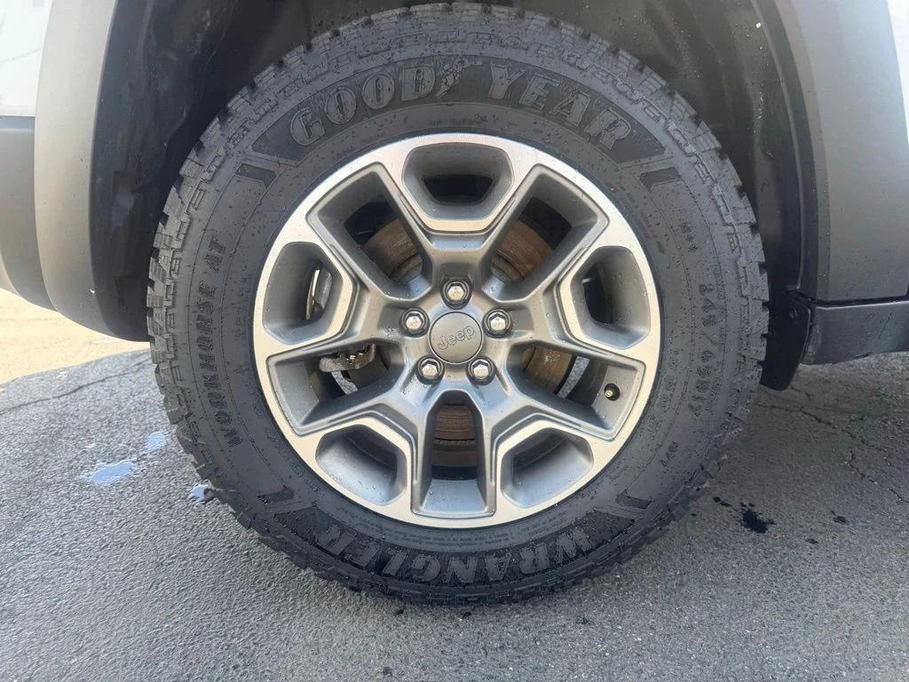Used 2022 White Jeep Trailhawk image 48