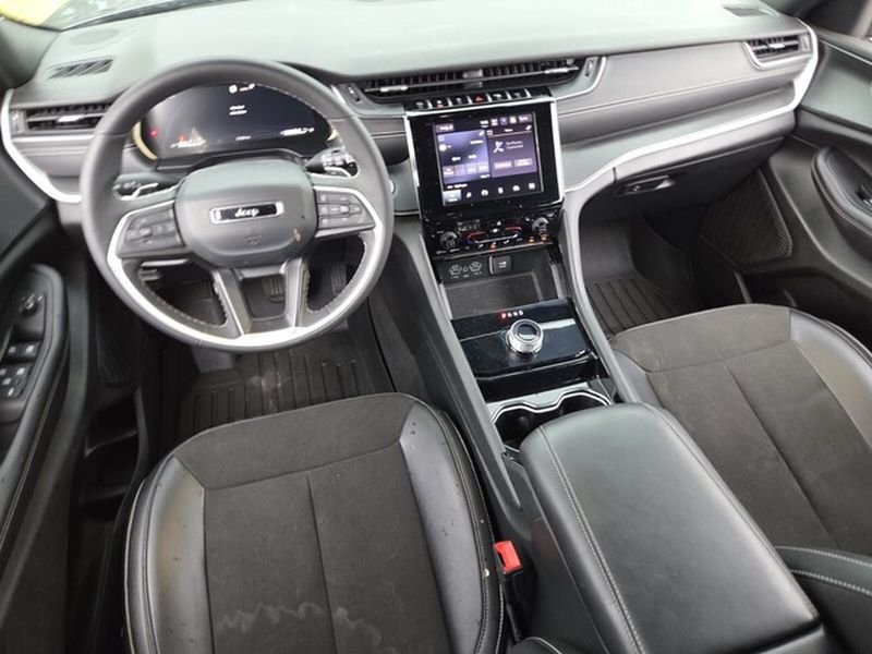 Used 2023 Metallic Jeep Altitude image 10