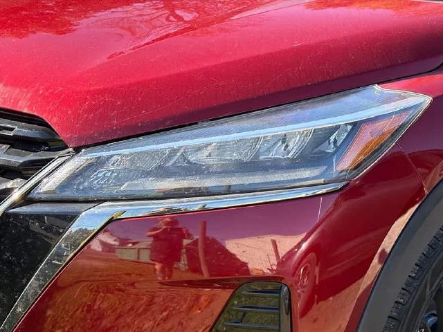 Used 2023 Red Nissan SR image 16