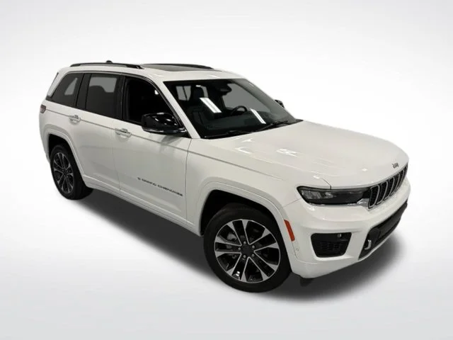Used 2023 White Jeep Overland image 37