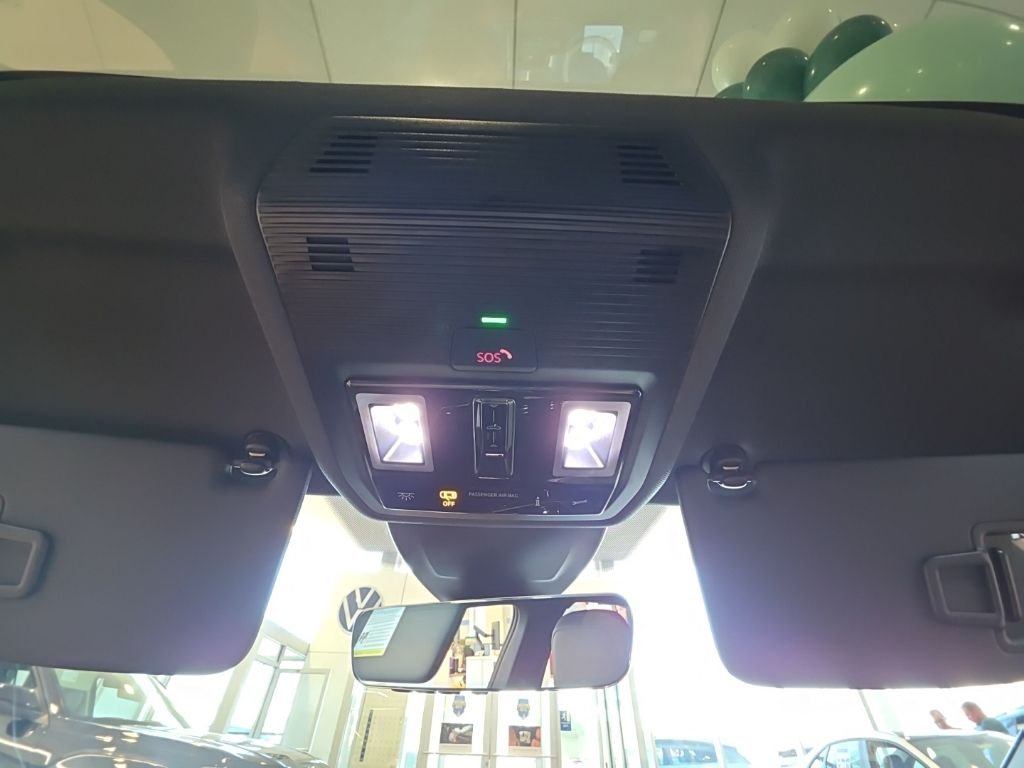 2025 Volkswagen Golf GTI SE - Photo 28