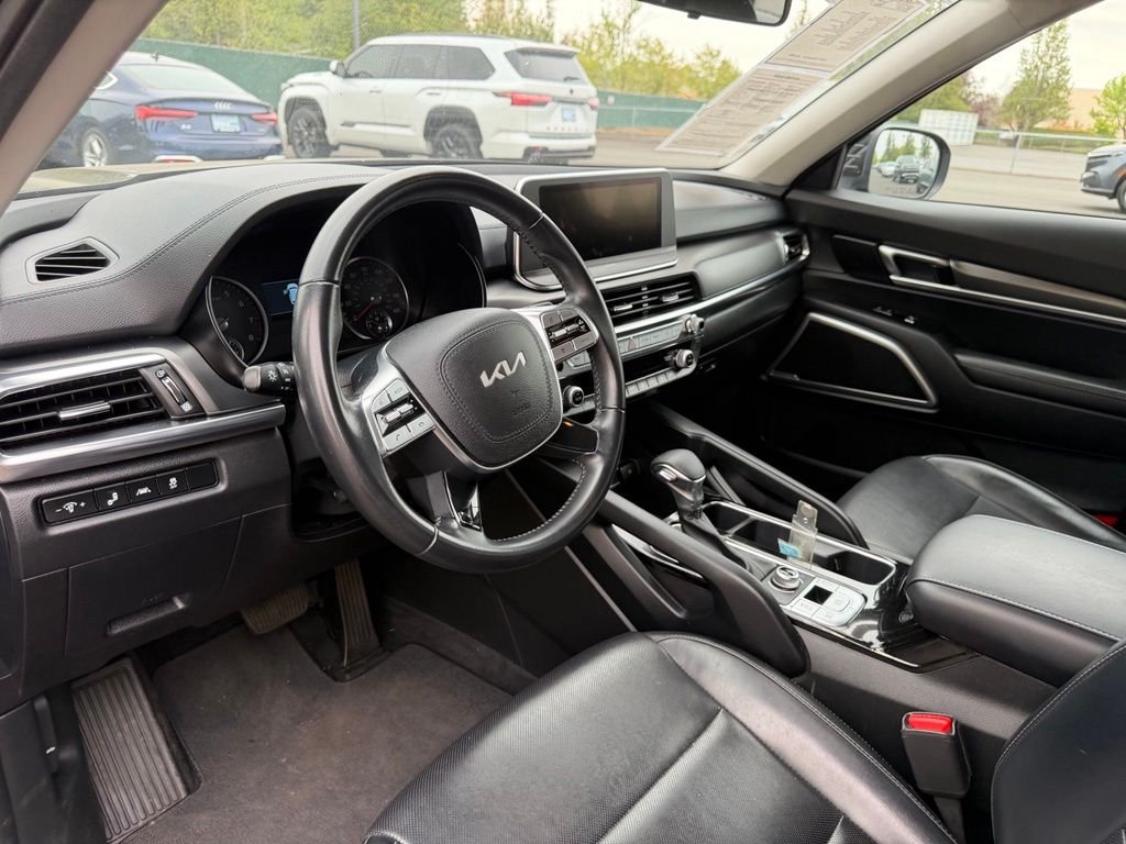 Used 2022 Ebony Black Kia LX image 16