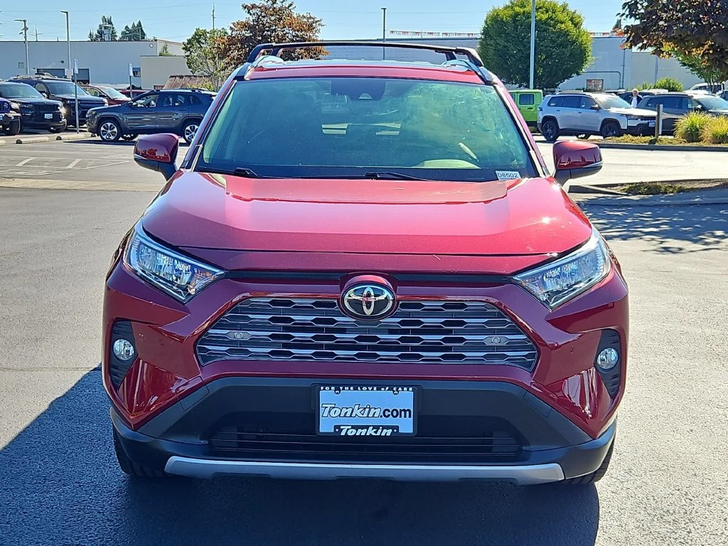 Used 2019 Pearl Toyota Limited image 9