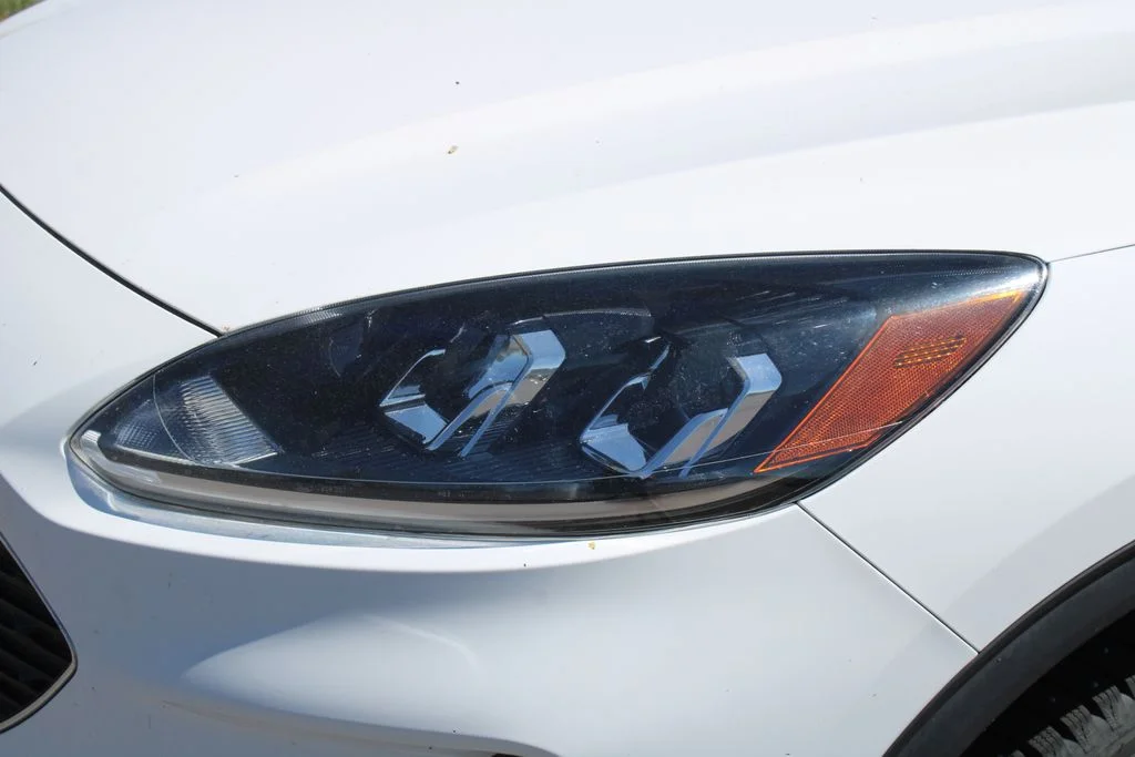Used 2022 Oxford White Ford SE image 11