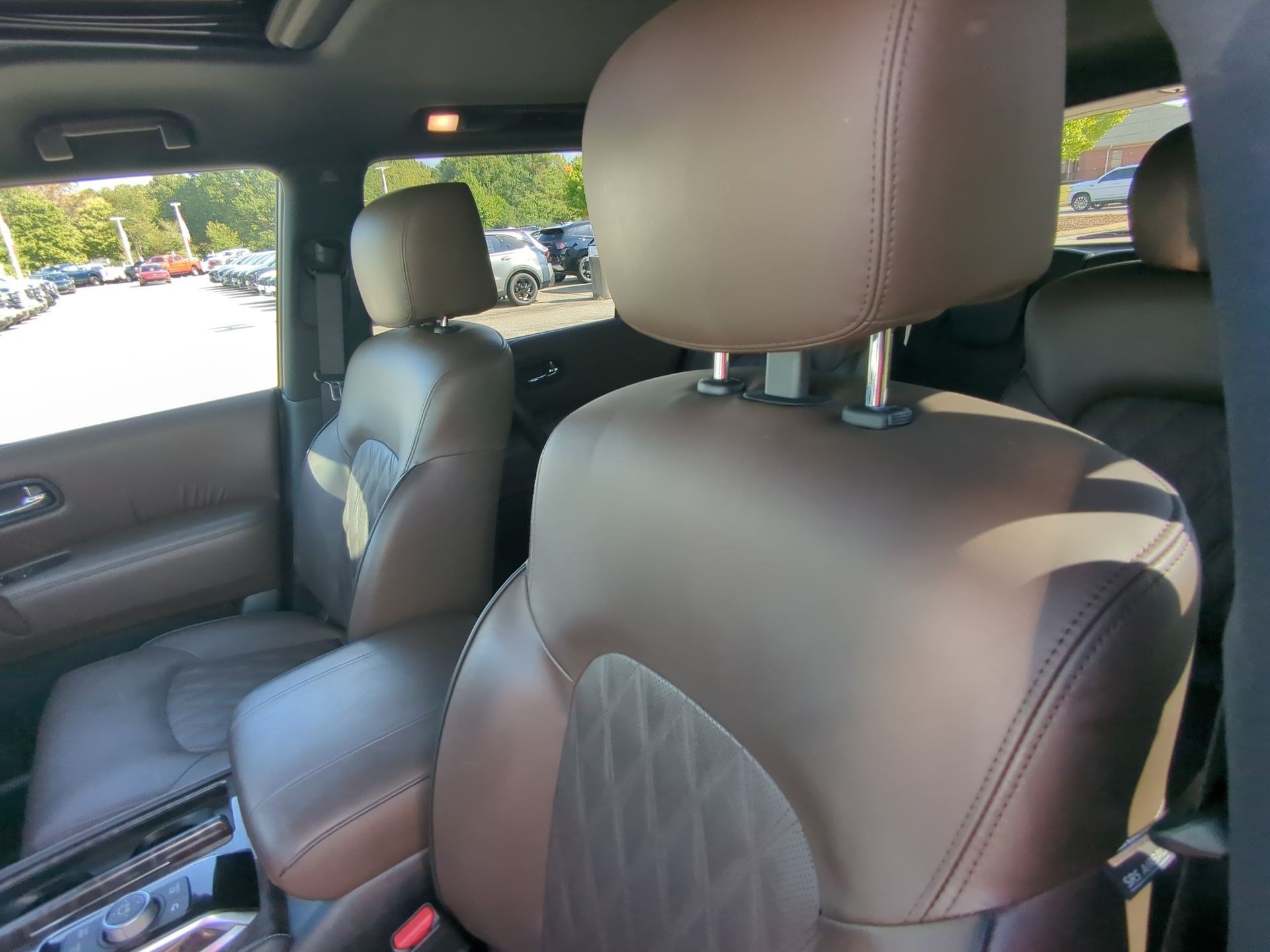 Used 2022  Nissan Platinum image 14