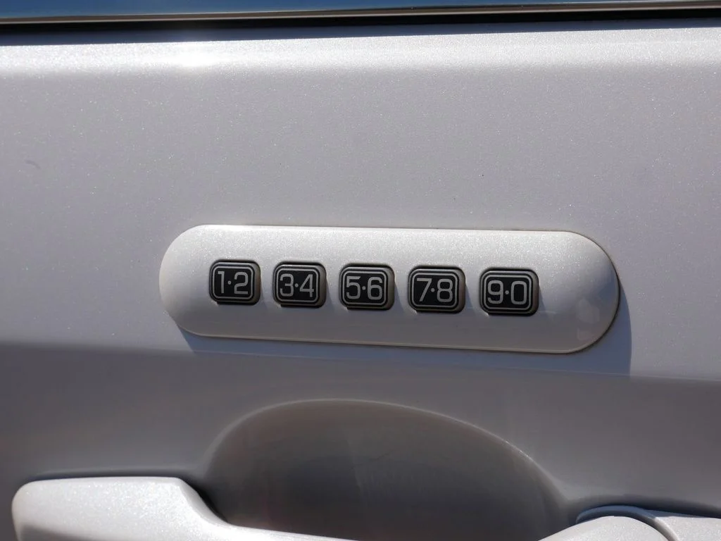 Used 2014 White Ford Limited image 14
