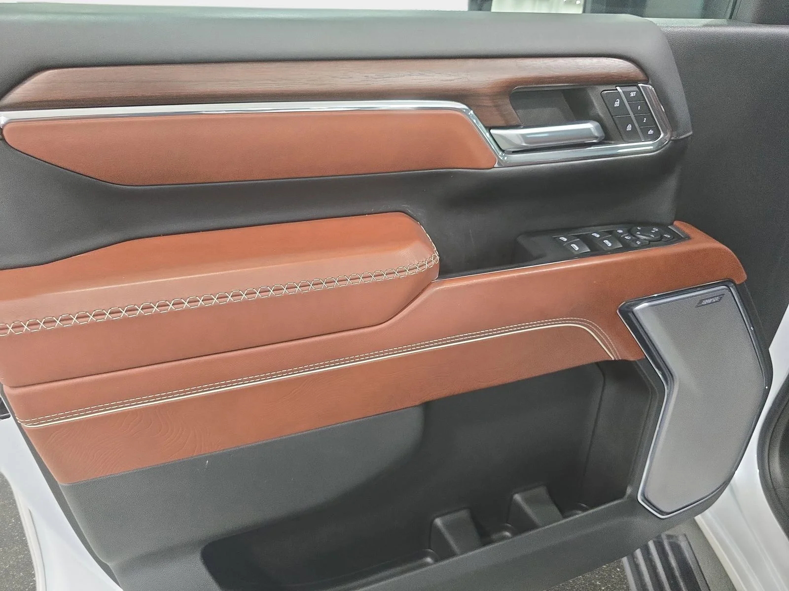 2024 GMC Sierra 2500HD Denali Ultimate - Photo 27