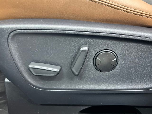 Used 2023 Oxford White Ford Badlands image 19