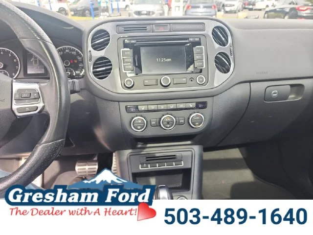 Used 2014 Gray Volkswagen R-Line image 21